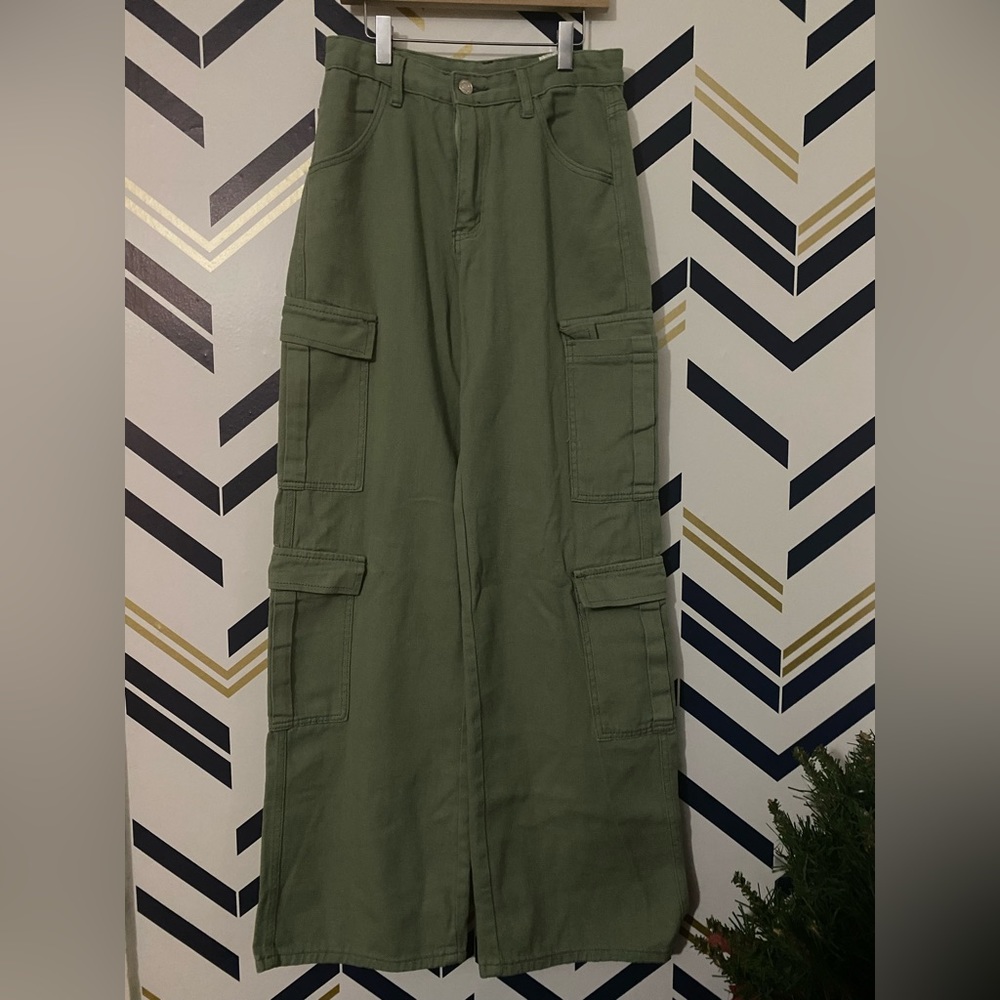 EUC SHEIN olive green pants, like new, same day shipping